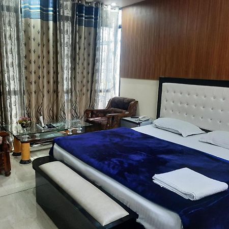 Hotel Platinum Plaza Rohtak 외부 사진